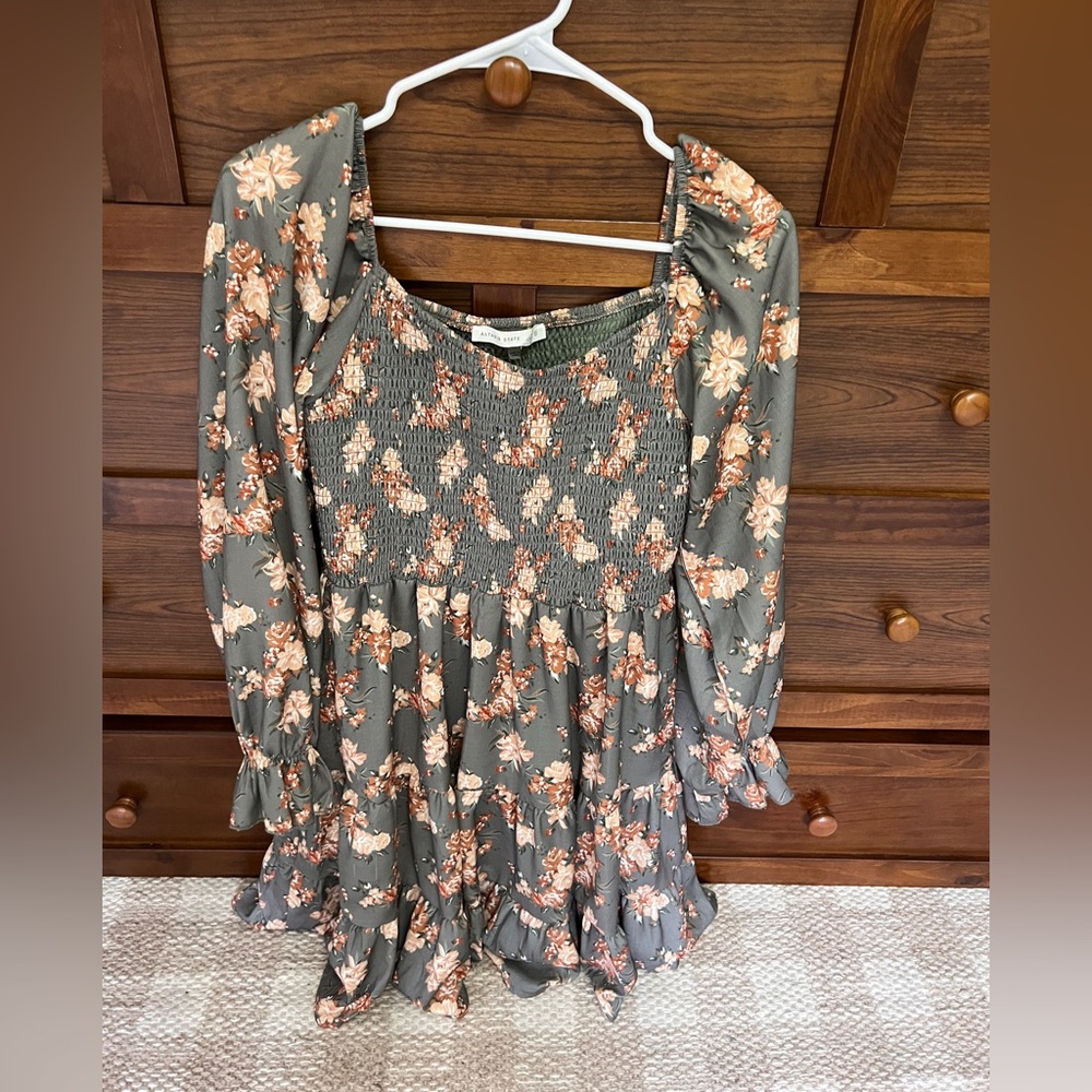 Altar’d State Sage Floral Smocked Tiered Ballook Sleeve dress - Picture 2 of 5